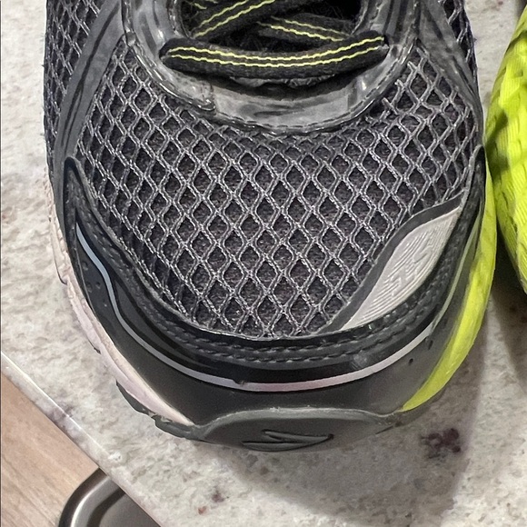 Brooks Adrenaline GTS 15 Woman’s - Picture 2 of 5